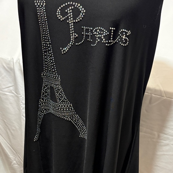 Elegant Black Sleeveless Top with Paris Motif - Picture 3 of 5